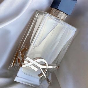 Meet your Posher, Maya